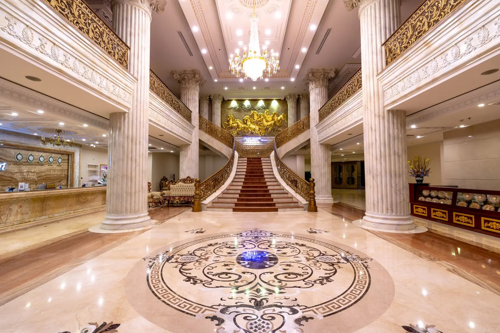 Maison Saray Palace — Otel & Konaklama